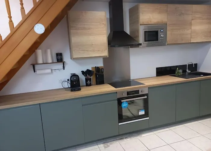 Jolie Maison Au Chateau